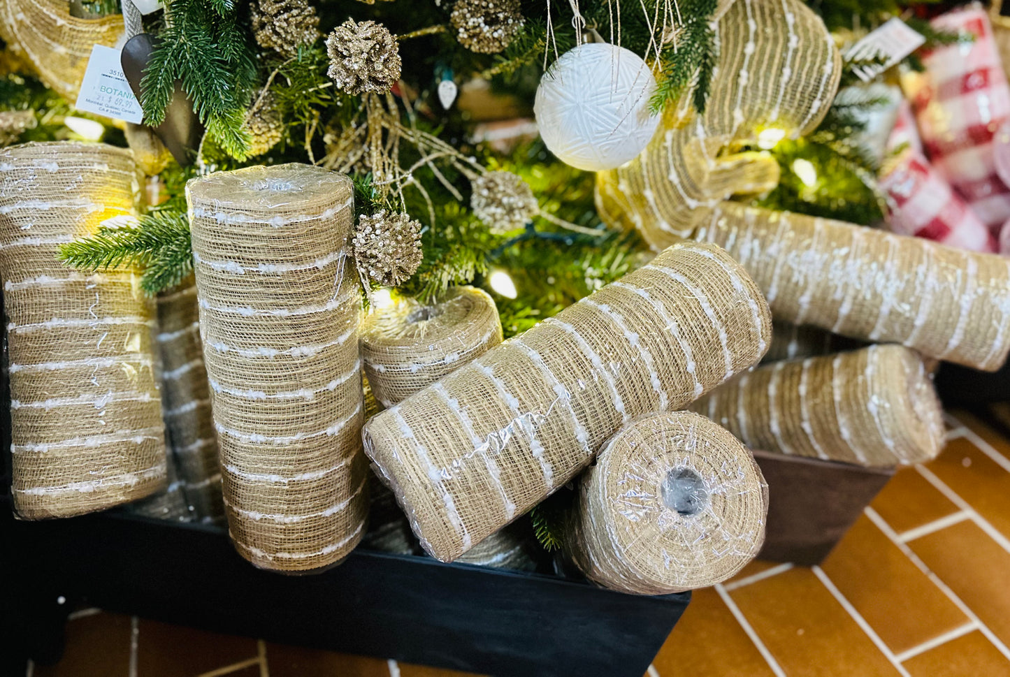 Tule naturel ligné blanc